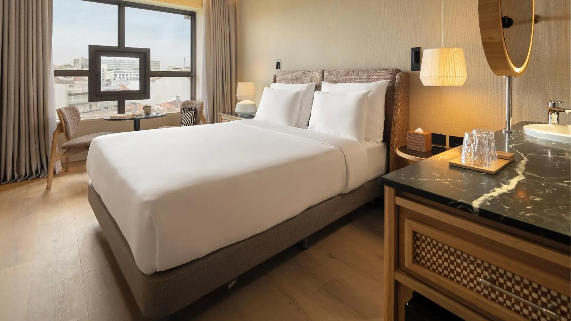 Evolution Valbom Hotel Lisbon 4*,