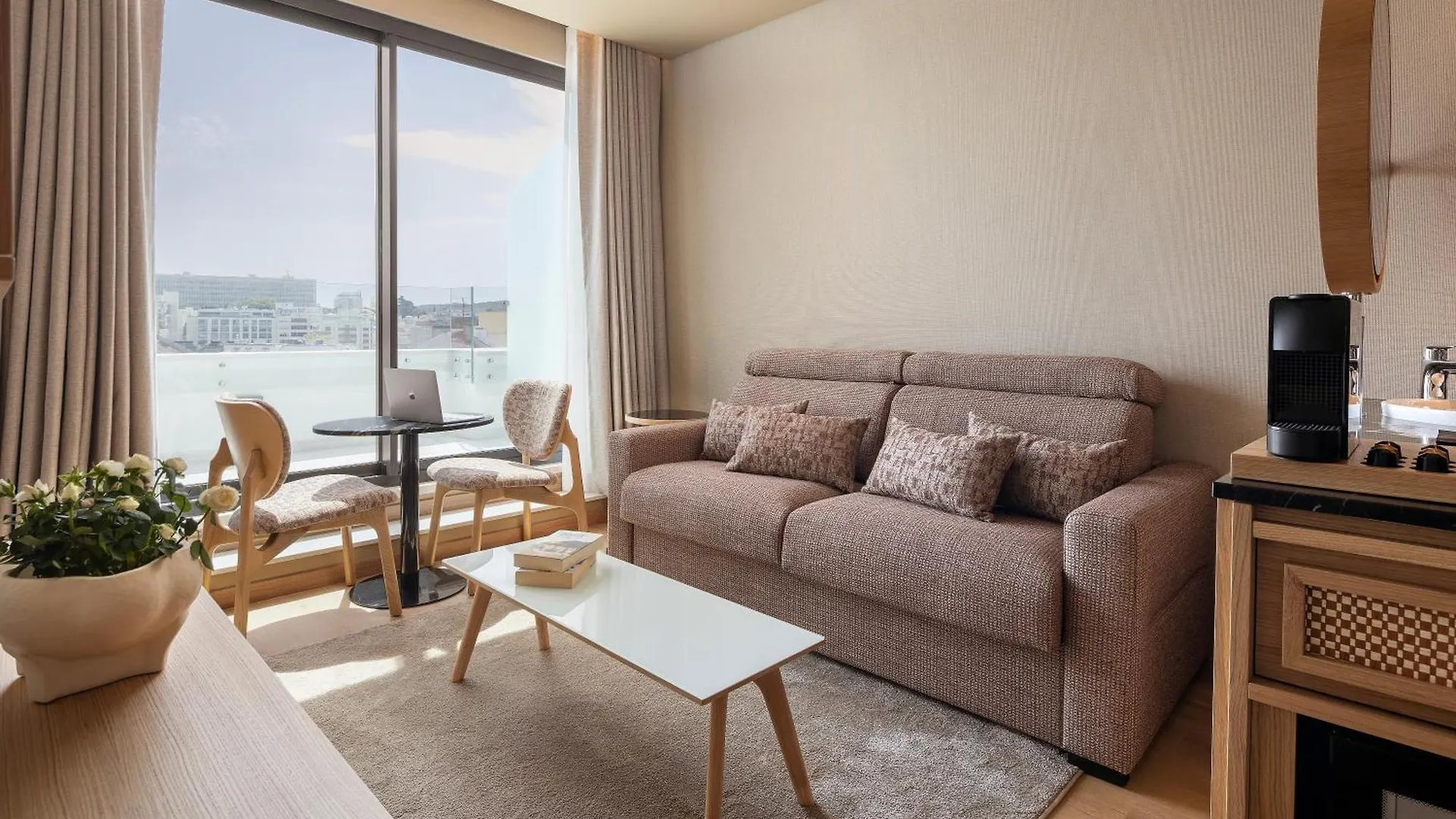 ****  Evolution Valbom Hotel Lisbon Portugal