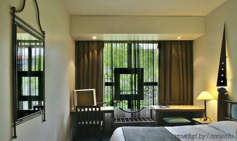 Evolution Valbom Hotel Lisbon 4*,